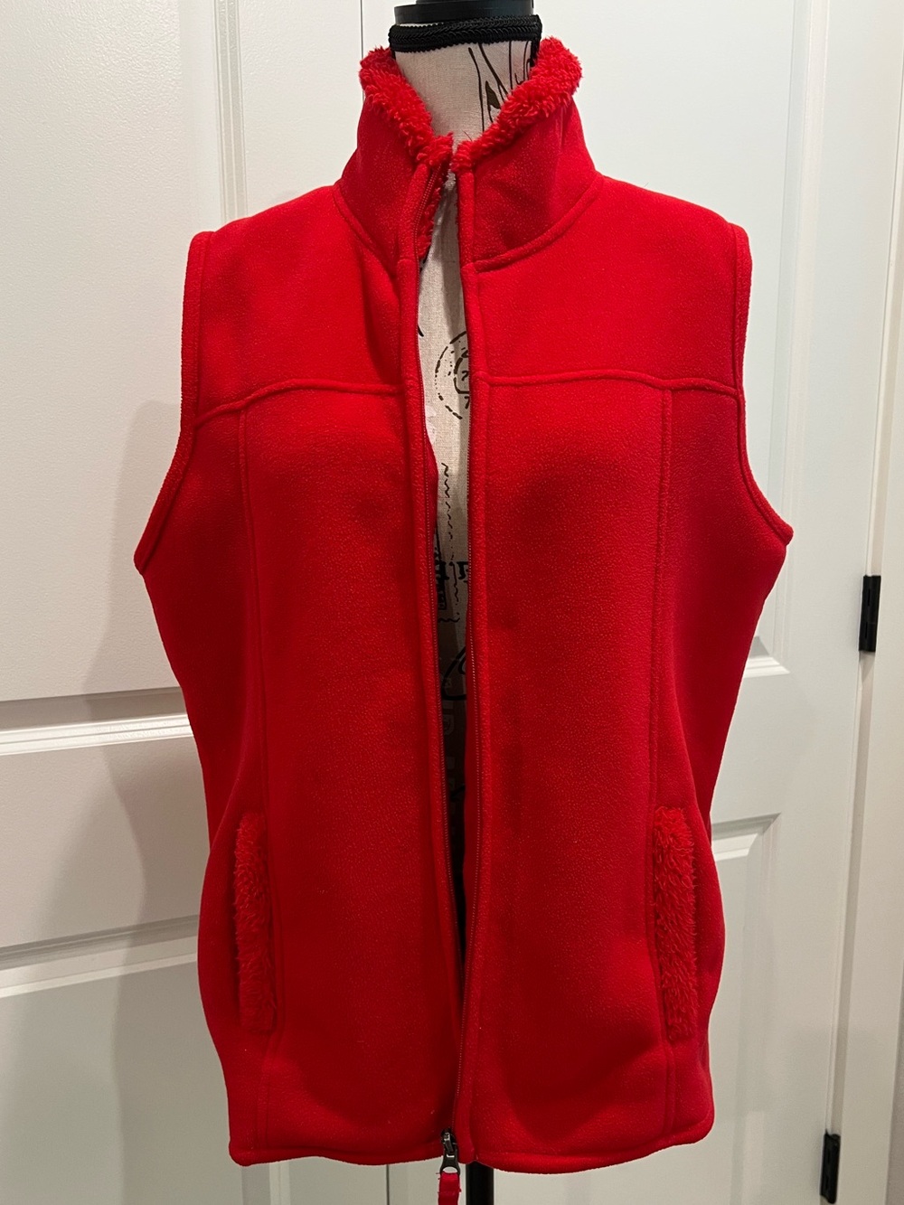 Jane Ashley Red Fleece Zip Vest, Large